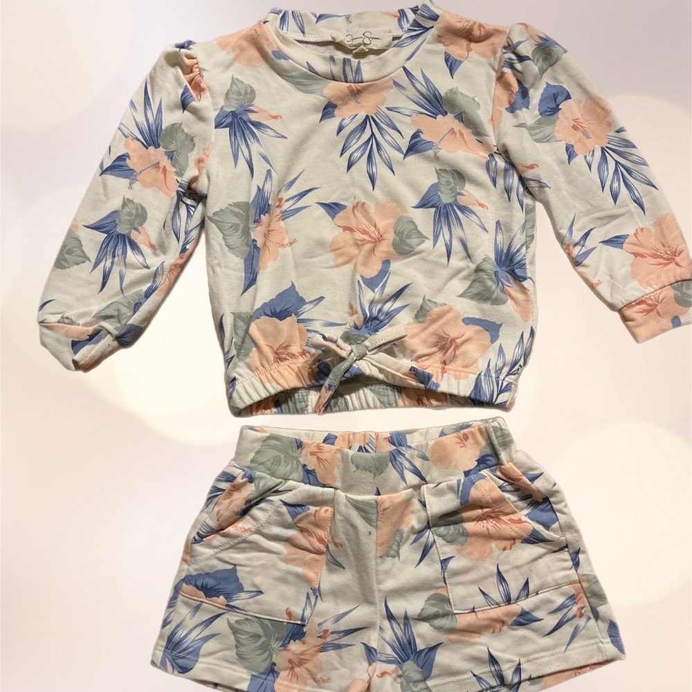 Jessica Simpson floral shirt and shorts set
